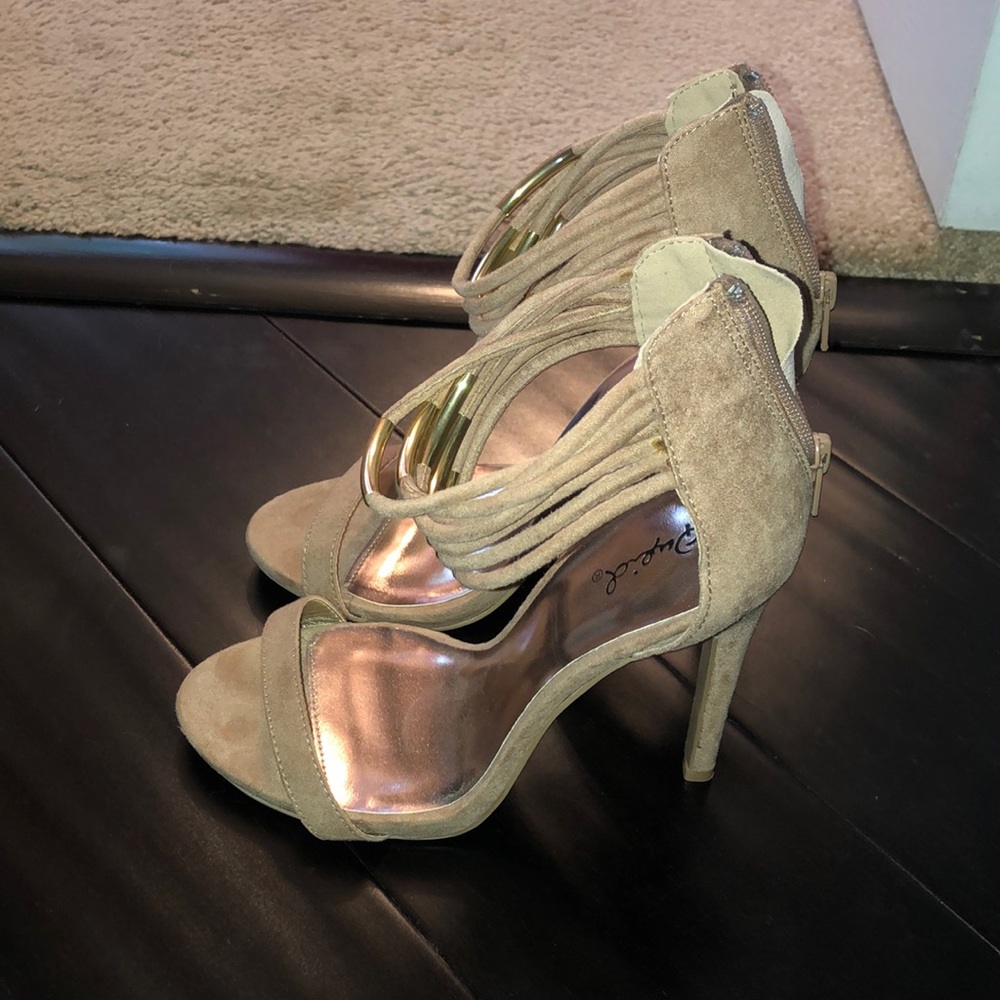 Beige heels